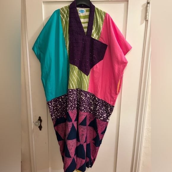 Vibrant Multi-Color Dye Lab (brand) Agbada/ Kaftan. One Size, About 48.5” Long. - Picture 6 of 8